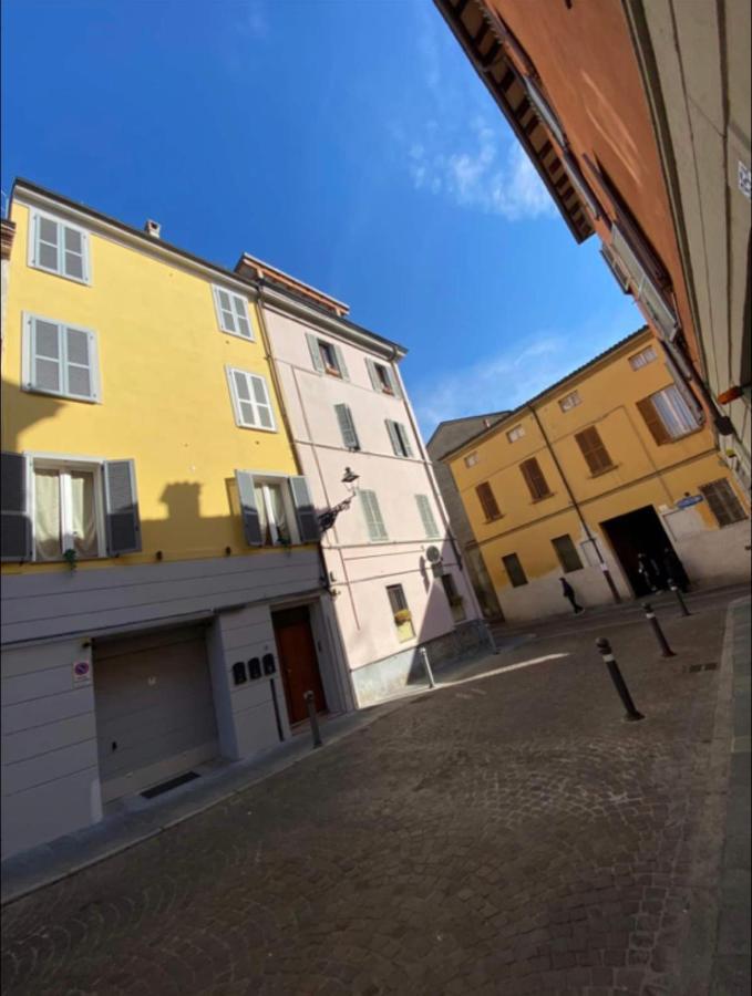Luxury 1 Al Duomo Di Parma Apartment Luaran gambar