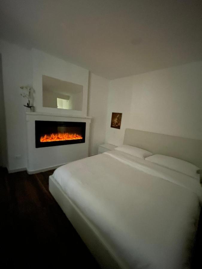 Luxury 1 Al Duomo Di Parma Apartment Luaran gambar